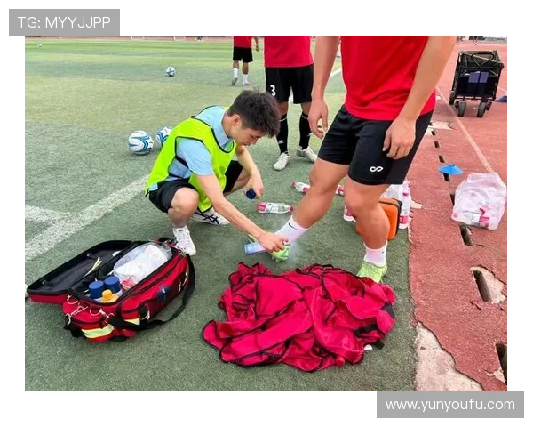 从白大褂到绿茵场医生如何逆袭成为足球明星的传奇之路