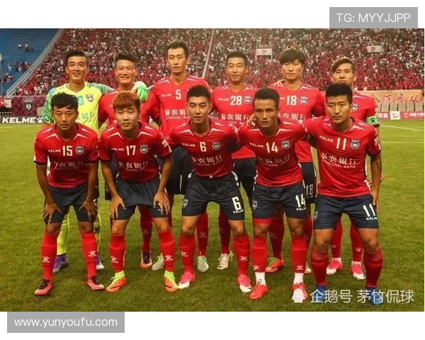 成都足球队防反战术革新探讨与未来发展展望